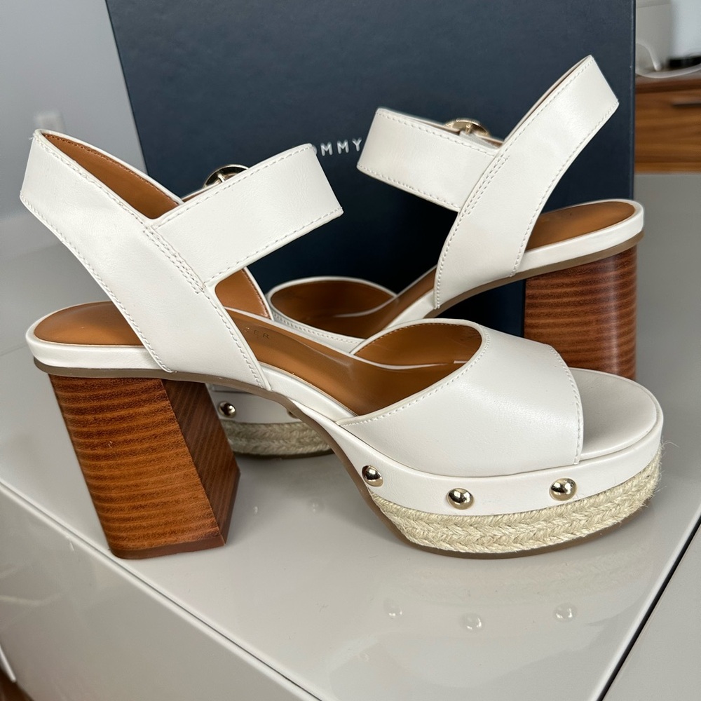 Tommy Hilfiger shoes never been worn